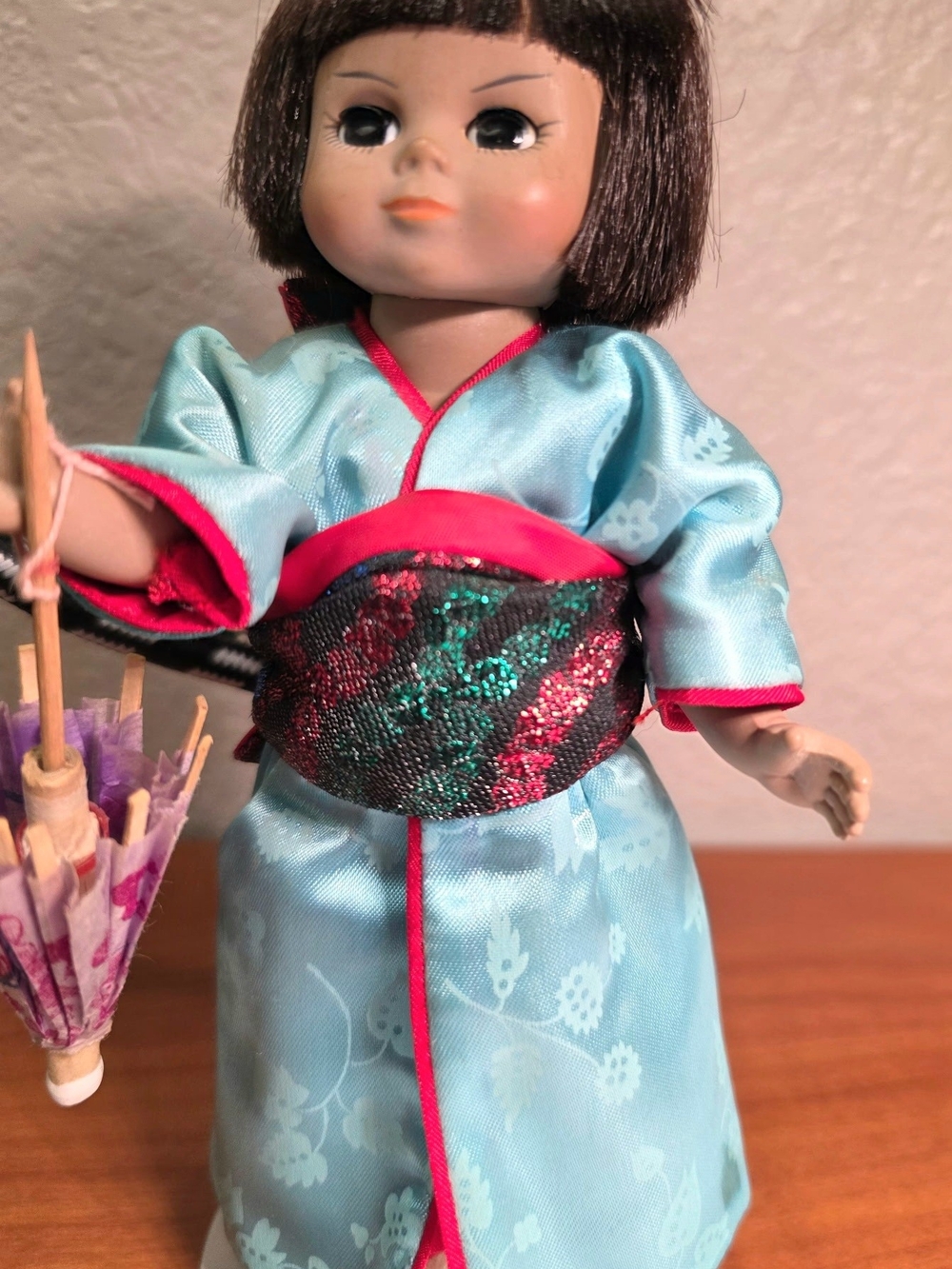 Vintage Madame Alexander Japan #570 8” Doll Blue Kimono Parasol Stand
